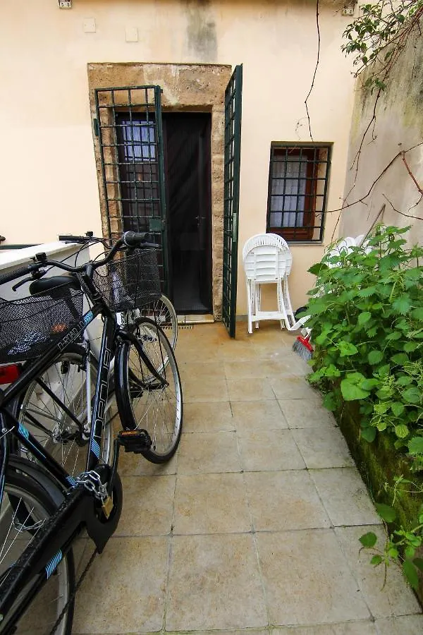 I Host Apartment - Piazza Civica 5 Alghero 0*,
